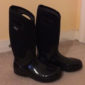 Tall Black Bogs size 9